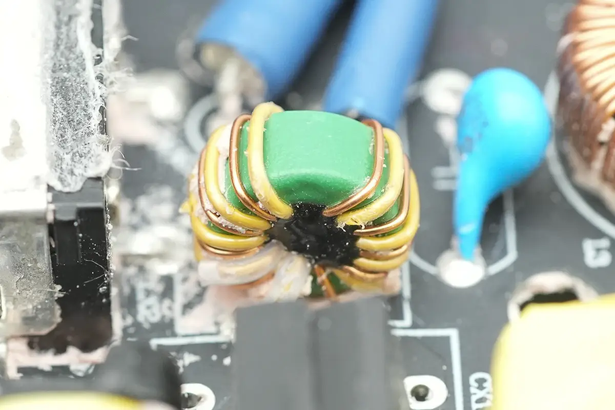 支援APP跨端查詢一鍵管理，安克Prime 150W充電底座拆解