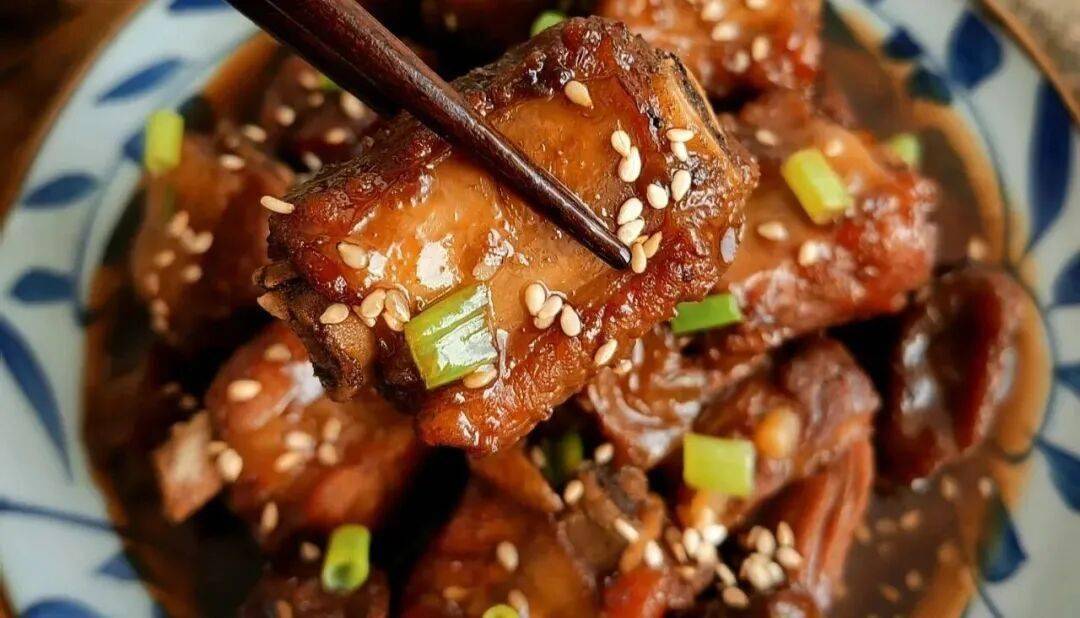 提前收藏！年夜飯巨好吃的排骨做法，酸酸甜甜超級香！