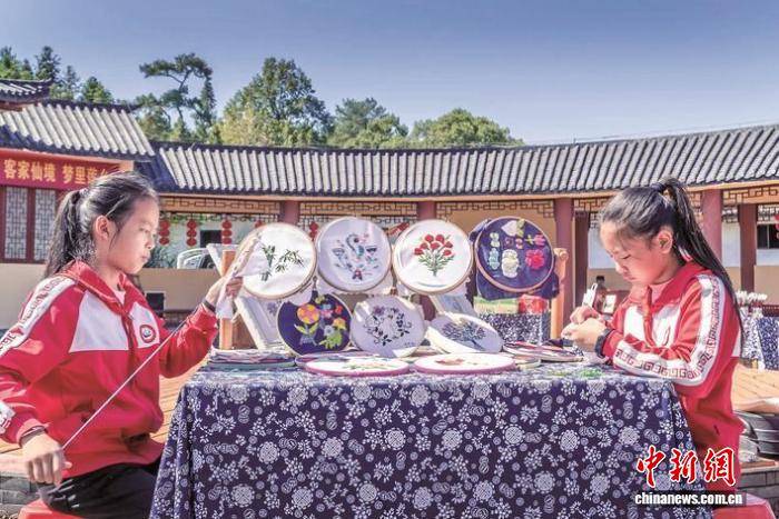 福建寧化：客家刺繡從祖地走向課桌