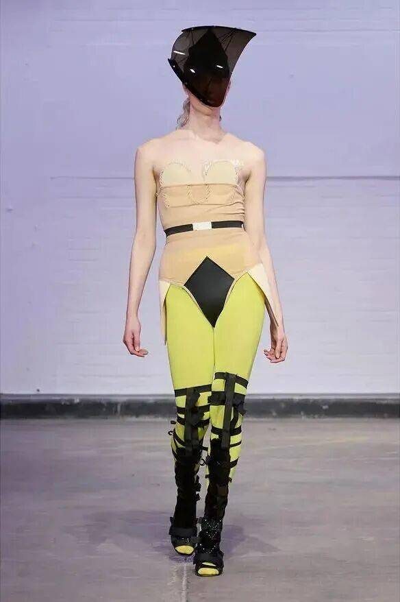 服裝畢業設計釋出 | 2026中央聖馬丁藝術與設計學院-研究生服裝畢業秀！