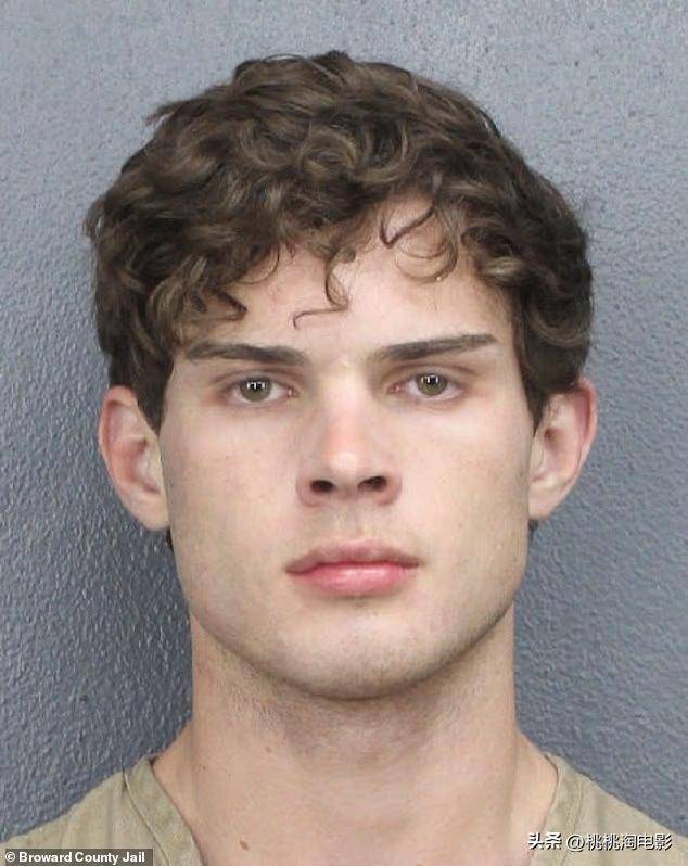提倡碎骨美容的20歲網紅出事了！直播疑藥物過量，剛出院又赴夜店