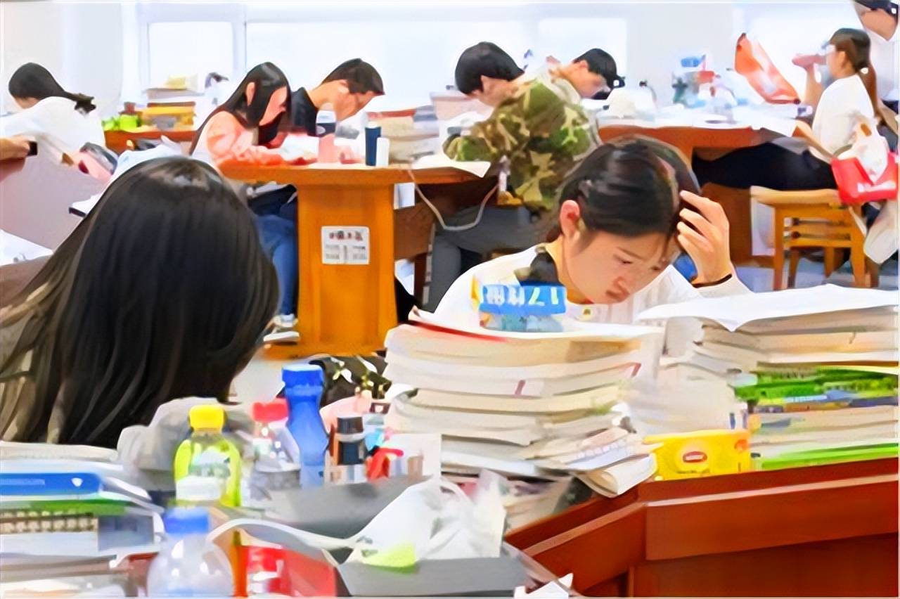 原創老師從小學“轉崗”到初中，孩子能適應嗎？看完這些你就全懂了