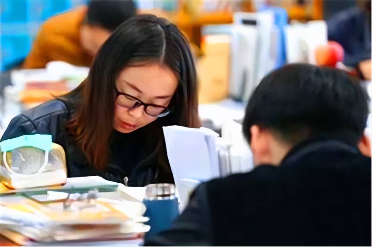 原創當幼兒園老師比當小學老師更難？學前教育專業畢業生該何去何從？