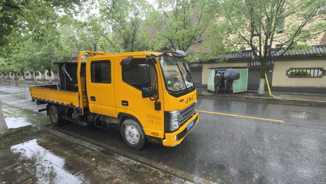 逆行不懼風雨，點亮萬家燈火！保康供電快速處置線路故障