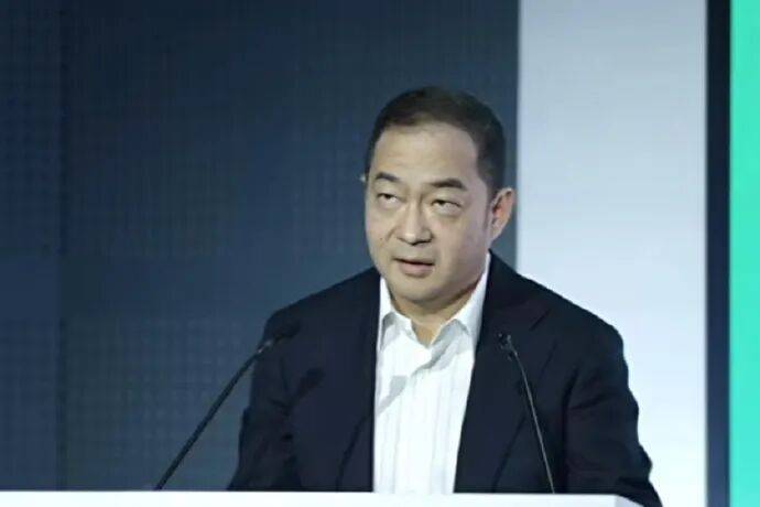 安踏前CEO徐陽發朋友圈首次回應離職：“因家庭原因”並非藉口，將陪家人留學遷居美國洛杉磯